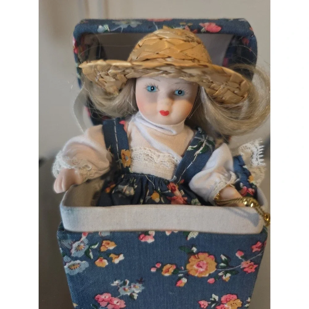 N/A porcelain doll